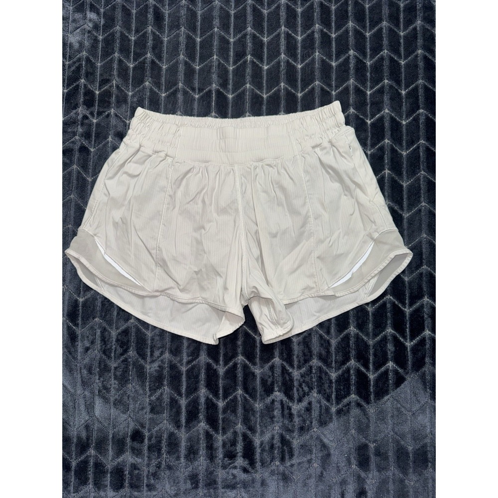 Lululemon Women Hotty Hot Mid Rise Lined Short Gray Size 6